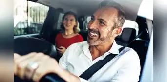 Licencia de conducir para taxistas en Illinois: requisitos y exámenes para obtener el permiso especial en junio