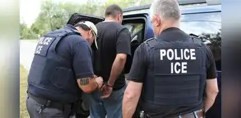 Malas noticias para inmigrantes en EEUU: gobernador de este estado exige a la policía colaborar con ICE para transportar indocumentados