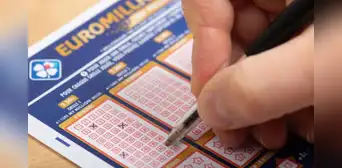 Ganó un boleto de Euromillones pero lo pone a nombre de su esposo para seguir cobrando ayudas: su pareja muere y suegra reclama premio Ganó un boleto de Euromillones pero lo pone a nombre de su esposo para seguir cobrando ayudas: su pareja muere y suegra reclama premio