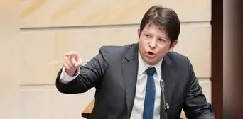 Precandidato presidencial Miguel Uribe sufre atentado durante mitin en Bogotá: superó con éxito cirugía para retirar la bala Precandidato presidencial Miguel Uribe sufre atentado durante mitin en Bogotá: superó con éxito cirugía para retirar la bala