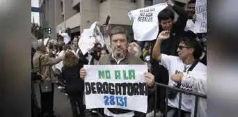 El plantón y una protesta que reúne a cientos de artistas