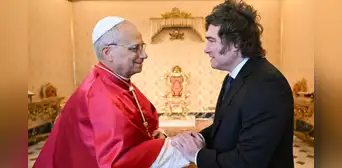 Milei en el Vaticano: estos son los regalos históricos que entregó al Papa León XIV durante su visita oficial Milei en el Vaticano: estos son los regalos históricos que entregó al Papa León XIV durante su visita oficial