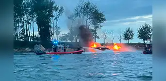 Bomberos de Nueva York logran apagar incendio en un barco de El Bronx: capitán fue arrestado por conducir ebrio