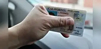 No todos los inmigrantes pueden aplicar a una licencia de conducir AB 60 en California: ¿quiénes no son elegibles?