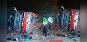 Tragedia en Ica: al menos un muerto y diez heridos deja volcadura de ómnibus interprovincial