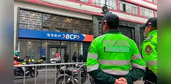 Asesinato en Barrio Chino: hombre falleció tras ser atacado a balazos en la puerta de una agencia bancaria en Cercado de Lima Asesinato en Barrio Chino: hombre falleció tras ser atacado a balazos en la puerta de una agencia bancaria en Cercado de Lima