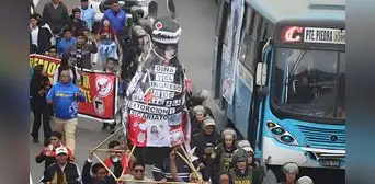 Transportistas evalúan nuevo paro nacional tras recientes ataques extorsivos en Lima y Callao: "Vamos a tomar medidas muy drásticas" Transportistas evalúan nuevo paro nacional tras recientes ataques extorsivos en Lima y Callao: "Vamos a tomar medidas muy drásticas"