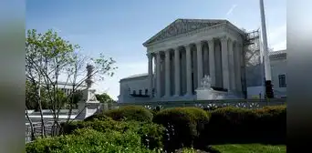 Corte Suprema de EEUU permite a familia de Atlanta demanda contra el FBI tras allanar su casa por error