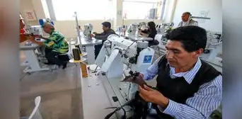 Economía peruana creció 1,4% en abril, su peor resultado en 10 meses y con seis sectores en rojo Economía peruana creció 1,4% en abril, su peor resultado en 10 meses y con seis sectores en rojo