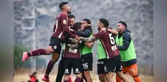 Universitario venció a Ayacucho FC en Huanta y agarró el liderato del Apertura Universitario venció a Ayacucho FC en Huanta y agarró el liderato del Apertura