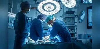Le extirpan a una mujer varios de sus órganos tras creerse que tenía cáncer y muere en España: su hijo fue indemnizado con más de 300 mil dólares