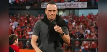 Alejandro Restrepo, extécnico de Alianza Lima, cosecha elogios en Colombia tras llegar a la final con Medellín: "Hoy por hoy es el mejor" Alejandro Restrepo, extécnico de Alianza Lima, cosecha elogios en Colombia tras llegar a la final con Medellín: "Hoy por hoy es el mejor"