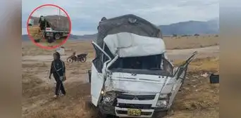 Tragedia en Puno: 1 persona muere y 3 resultan heridas tras volcadura de camión en vía Azángaro-Juliaca Tragedia en Puno: 1 persona muere y 3 resultan heridas tras volcadura de camión en vía Azángaro-Juliaca