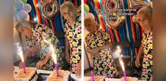 Gemelas cumplen 85 años y bromean con pastel en la cara, pero una se molesta: "Ya sé cuál es la traviesa" Gemelas cumplen 85 años y bromean con pastel en la cara, pero una se molesta: "Ya sé cuál es la traviesa"