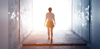 ¿Qué revela soñar con personas fallecidas? La interpretación de los psicólogos sobre estos sueños