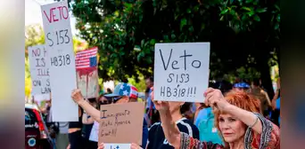 No quieren más redadas: exigen al gobernador de este estado en EEUU vetar los proyectos de ley que amplían la cooperación con ICE No quieren más redadas: exigen al gobernador de este estado en EEUU vetar los proyectos de ley que amplían la cooperación con ICE