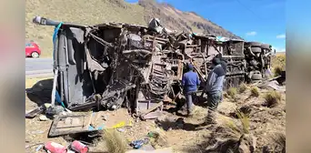 Despiste de bus deja tres fallecidos en Puno: entre ellas madre de regidora que regresaba de presenciar el Inti Raymi Despiste de bus deja tres fallecidos en Puno: entre ellas madre de regidora que regresaba de presenciar el Inti Raymi