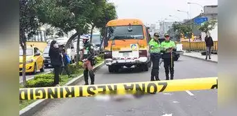 Hombre muere atropellado por cúster cerca a la Plaza Bolognesi tras salir a comprar su desayuno Hombre muere atropellado por cúster cerca a la Plaza Bolognesi tras salir a comprar su desayuno