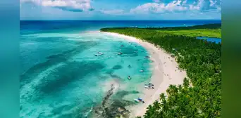 Esta playa de América Latina fue elegida entre las 50 mejores del mundo por un ranking global: tiene aguas cristalinas y turquesa Esta playa de América Latina fue elegida entre las 50 mejores del mundo por un ranking global: tiene aguas cristalinas y turquesa