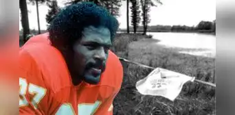 La conmovedora historia de Joe Delaney, la estrella de la NFL que sacrificó su vida para salvar a 3 niños sin saber nadar La conmovedora historia de Joe Delaney, la estrella de la NFL que sacrificó su vida para salvar a 3 niños sin saber nadar