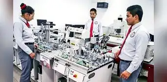 Más de 48.000 vacantes gratis para carreras técnicas en Perú: cuáles son y cuánto ganarían, según Minedu Más de 48.000 vacantes gratis para carreras técnicas en Perú: cuáles son y cuánto ganarían, según Minedu