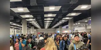 Migraciones sin espacio y sistema caído provocan largas colas de pasajeros en nuevo aeropuerto Jorge Chávez Migraciones sin espacio y sistema caído provocan largas colas de pasajeros en nuevo aeropuerto Jorge Chávez