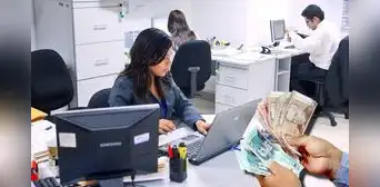 Trabajadores del sector público recibirán aumento de sueldo y un bono de S/100 en 2026 tras concretar convenio colectivo centralizado Trabajadores del sector público recibirán aumento de sueldo y un bono de S/100 en 2026 tras concretar convenio colectivo centralizado