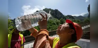 España bajo alerta: ola de calor con hasta 42 °C y tormentas intensas con granizo, según AEMET España bajo alerta: ola de calor con hasta 42 °C y tormentas intensas con granizo, según AEMET