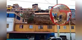 Enorme roca cae sobre casa en Chorrillos: familia se salva de morir, pero lo pierde todo Enorme roca cae sobre casa en Chorrillos: familia se salva de morir, pero lo pierde todo