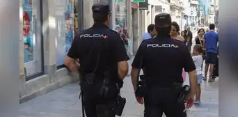 Hombre agrede a un joven y casi le provoca la muerte tras lesión en su cráneo provocada por una patada en España Hombre agrede a un joven y casi le provoca la muerte tras lesión en su cráneo provocada por una patada en España