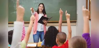 Día del Maestro 2025: frases, felicitaciones y mensajes bonitos para enviar por WhatsApp a los profesores HOY 6 de julio en Perú