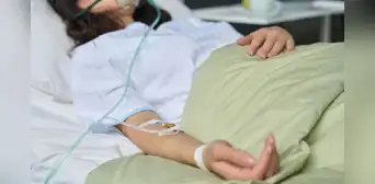 Mujer británica presenta hinchazón en el abdomen, creyó que era premenopausia, pero era cáncer: murió meses después Mujer británica presenta hinchazón en el abdomen, creyó que era premenopausia, pero era cáncer: murió meses después