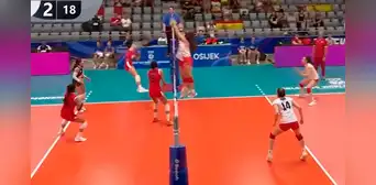 Perú quedó al borde de la eliminación en el Mundial de Vóley sub-19: las Matadorcitas cayeron 3-1 ante España Perú quedó al borde de la eliminación en el Mundial de Vóley sub-19: las Matadorcitas cayeron 3-1 ante España