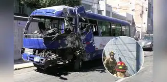 Tragedia en Arequipa: volcadura de combi deja una mujer muerta y 17 heridos Tragedia en Arequipa: volcadura de combi deja una mujer muerta y 17 heridos