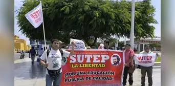 “Maestros pagan cupos para no ser asaltados camino a sus escuelas”, denuncia dirigente del Sutep La Libertad “Maestros pagan cupos para no ser asaltados camino a sus escuelas”, denuncia dirigente del Sutep La Libertad