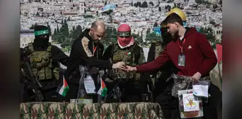 Hamás aceptó liberar a 10 rehenes mientras negocia un posible acuerdo de alto al fuego con Israel en Gaza Hamás aceptó liberar a 10 rehenes mientras negocia un posible acuerdo de alto al fuego con Israel en Gaza