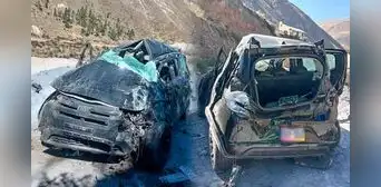 Familia cayó a abismo de más de 20 metros y sobrevivió de milagro en Jauja: vehículo quedó destrozado Familia cayó a abismo de más de 20 metros y sobrevivió de milagro en Jauja: vehículo quedó destrozado