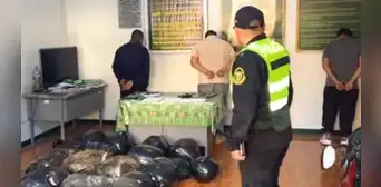 Con 90 kilos de marihuana: detienen a dos policías en Huánuco mientras trasladaban droga hacia Chimbote Con 90 kilos de marihuana: detienen a dos policías en Huánuco mientras trasladaban droga hacia Chimbote