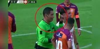Diego Haro sorprende al 'sacarse' tarjeta amarilla por interrumpir jugada de gol de Universitario contra Los Chankas Diego Haro sorprende al 'sacarse' tarjeta amarilla por interrumpir jugada de gol de Universitario contra Los Chankas