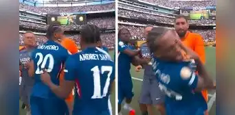 Luis Enrique perdió los papeles y agredió a jugador del Chelsea tras ser goleado en la final del Mundial de Clubes Luis Enrique perdió los papeles y agredió a jugador del Chelsea tras ser goleado en la final del Mundial de Clubes
