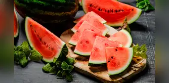 La sandía fresca mejora la salud del corazón, ayuda a perder peso y frena el apetito, según científicos La sandía fresca mejora la salud del corazón, ayuda a perder peso y frena el apetito, según científicos