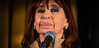 Tribunal argentino ordena a Cristina Kirchner y otros condenados por corrupción pagar USD 535 millones por perjuicio al Estado Tribunal argentino ordena a Cristina Kirchner y otros condenados por corrupción pagar USD 535 millones por perjuicio al Estado
