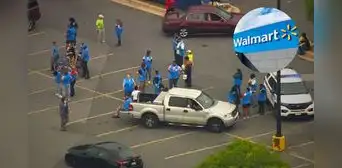 Tiroteo en Walmart: 7 menores de edad son arrestados tras violenta pelea en Baltimore, EEUU, que dejó 2 heridos Tiroteo en Walmart: 7 menores de edad son arrestados tras violenta pelea en Baltimore, EEUU, que dejó 2 heridos