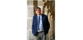 Luis García Montero: “La RAE no es dueña del idioma y por eso tiene que respetar la diversidad” Luis García Montero: “La RAE no es dueña del idioma y por eso tiene que respetar la diversidad”