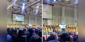 Estudiante muestra su bandera de Alianza Lima durante su graduación y en redes reaccionan: “Toda la vida” Estudiante muestra su bandera de Alianza Lima durante su graduación y en redes reaccionan: “Toda la vida”