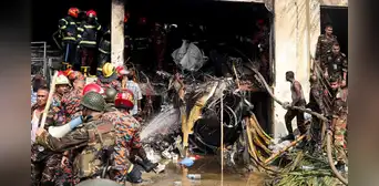 Tragedia en Bangladesh: avión militar se estrella contra escuela y deja al menos 19 muertos y 100 heridos Tragedia en Bangladesh: avión militar se estrella contra escuela y deja al menos 19 muertos y 100 heridos