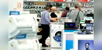 Peruanos se endeudan más con créditos de consumo, pero pagan a tiempo y la morosidad sigue baja Peruanos se endeudan más con créditos de consumo, pero pagan a tiempo y la morosidad sigue baja