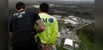 Mexicano en EEUU con visa es arrestado por infracción de tránsito y ICE lo termina enviando a 'Alligator Alcatraz' Mexicano en EEUU con visa es arrestado por infracción de tránsito y ICE lo termina enviando a 'Alligator Alcatraz'