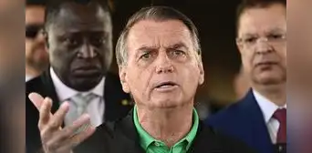 Jair Bolsonaro podría ser arrestado tras violar orden judicial: Corte de Brasil lo acusa de burlar veto en redes Jair Bolsonaro podría ser arrestado tras violar orden judicial: Corte de Brasil lo acusa de burlar veto en redes