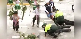 Escolares de El Agustino cantan “Flor de Retama” durante desfile escolar: “La delincuencia no nos va a callar” Escolares de El Agustino cantan “Flor de Retama” durante desfile escolar: “La delincuencia no nos va a callar”